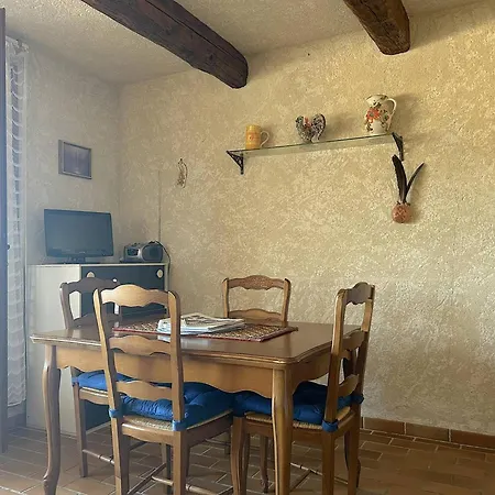 2 Pièces Avec Parking Près De La - Fr-1-251-348 *